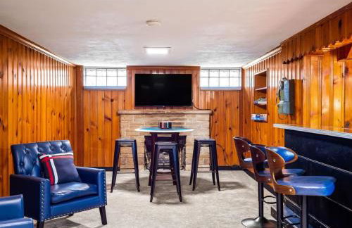 4 Bedroom Pool and Hot Tub Home Near Cleveland - Photo 66