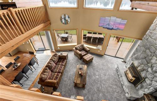 Beautiful Private Lake Lodge with Private Dock and Mountain Views - Foto 16