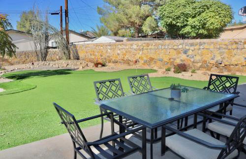 Modern Mini Golf Oasis - Foto 60