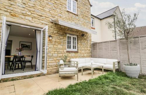 Silverstone Paddock Retreat - Photo 35