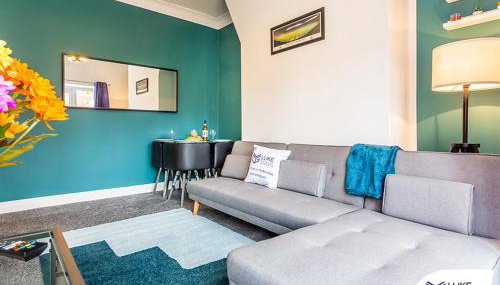 Luke Stays - Kitchener Street - Photo 2