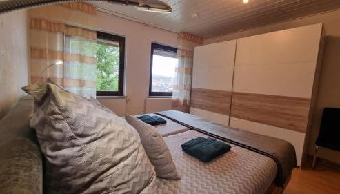 Ferienwohnung II mit Panoramablick in der Altstadt von Arnsberg - Foto 4, towels, wardrobe