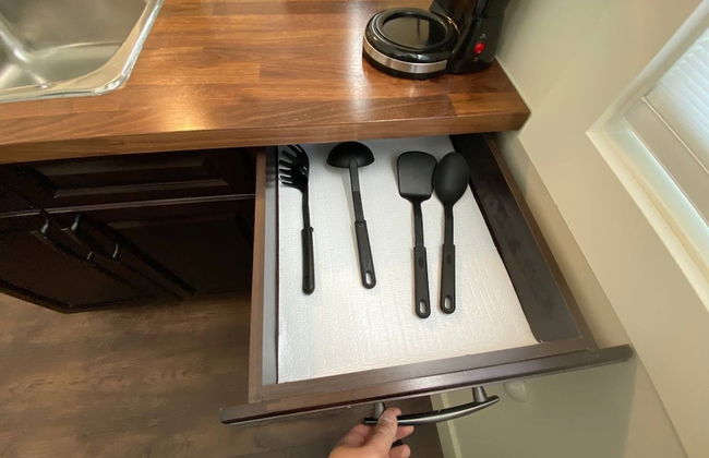 New Dt Apartment Walk To All - Photo 8