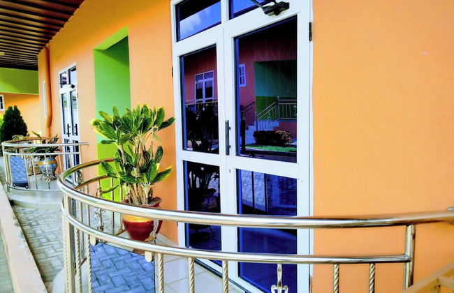 Renajoe Exclusive Centre - Photo 14