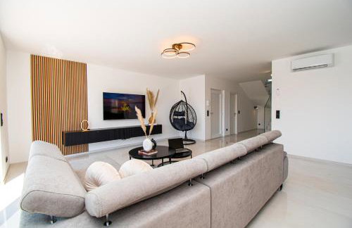 Villa Mina with a private pool in Pula - Photo 28