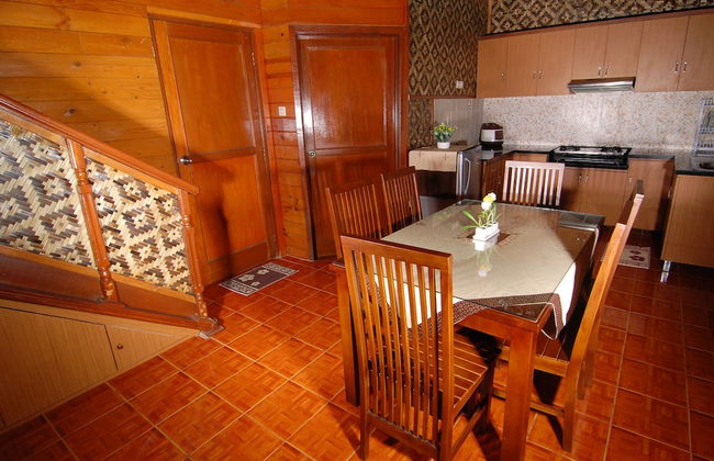 Villa ChavaMinerva Kayu - Ciater - Foto 6