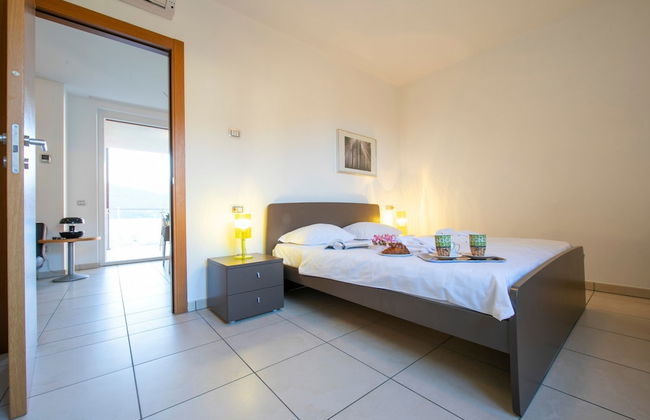 Vista di Maccagno Fantastico Pool - Foto 3