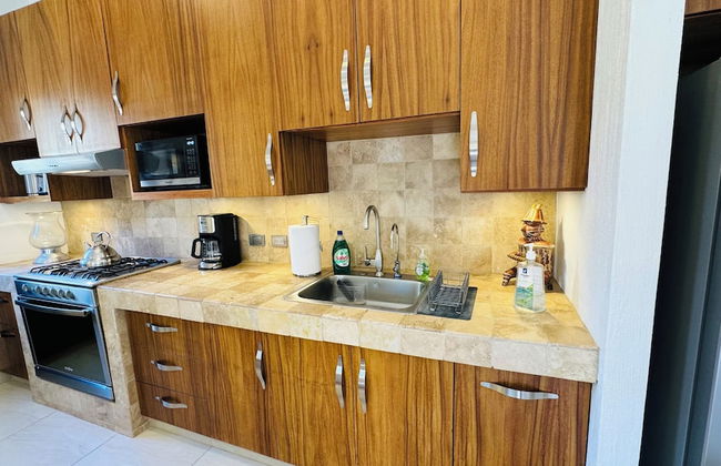 1 Bedroom Guest House - Walk to Everything - Roof Patio - Gym - Pickleball Court - Foto 11