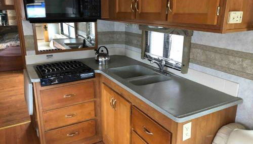 Private 1-bedroom RV, direct bus to NYC Manhattan only 2 blocks away, MetLife Stadium FIFA World Cup 25 minutes away - Foto 4