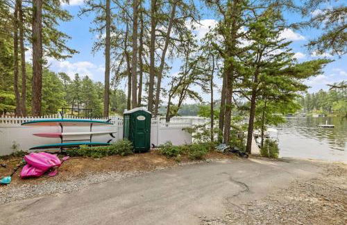 Lake Escape Family & Pet Friendly with Dock Access - Photo 4