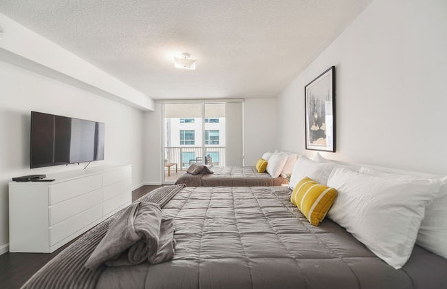 Sky High 31st Floor Condo W Parking - Foto 6