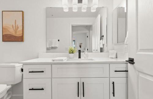 CozySuites Glendale by the stadium with pool 13 - Foto 19