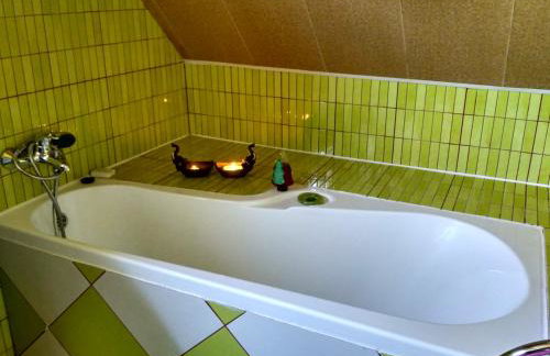 Dom z basenem nad Narwią - Foto 17