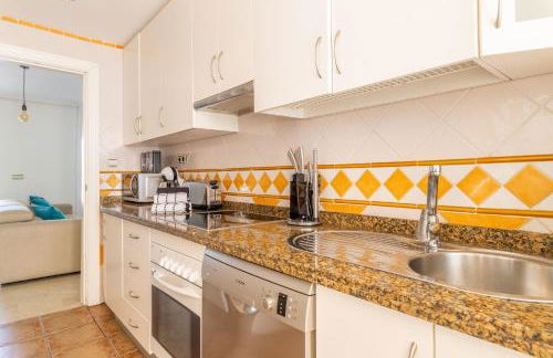 STYLISH TOWNHOUSE IN BEACHFRONT COMPLEX - Photo 15