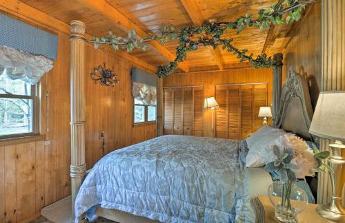 Riverfront Cabin in Alger with Patio and WiFi! - Foto 19