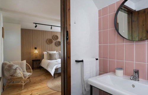 Naut Retreat, The Big Barn - Spacious & cosy cottage, walk to Porthcurno beach, Pedn Vouder & Minack Theatre - Photo 29