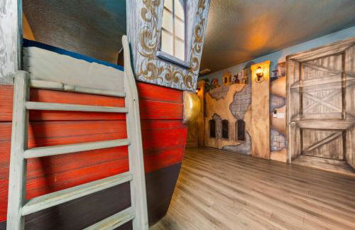 Happiest Home on Earth - Custom Pirate & Nature Bunks 8 King Suites Theater & Pool - Foto 76