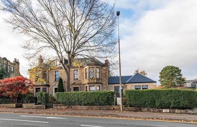 Stunning 5 Bedroom Large Apartment With Parking - Foto 43