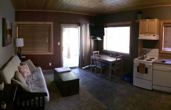 Silver Bullet Inn by Apex Accommodations - Photo 8