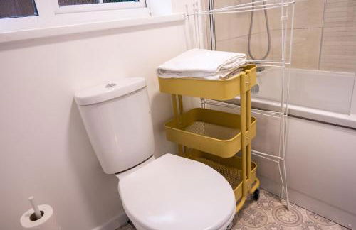 Conyngham Villa, Luxury Detached House, 6 Beds, 4BR,Large garden, Parking - Sleeps 8 - Foto 30