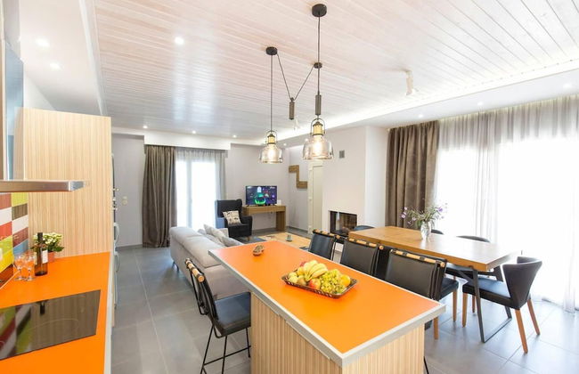 Luxury Holiday Home 4 Bedroom Villa in Paleokastro - Photo 8