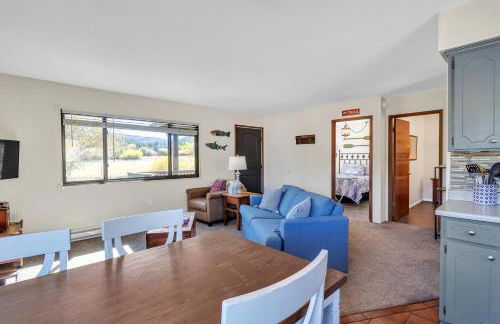 Cozy Cabin Retreat with Scenic Views cabin - Foto 15