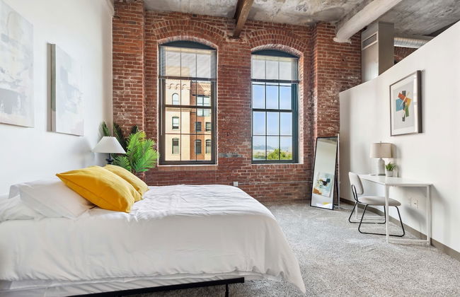 Historic Loft Retreat With Pool - Foto 27