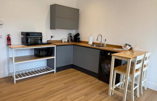 Bespoke 1 Bedroom Barn by Stansted Airport & Holiday Parking - Foto 12