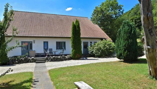 Holiday Farm Situated Next to the Kellerwald-edersee National Park With a Sunbathing Lawn - Foto 2