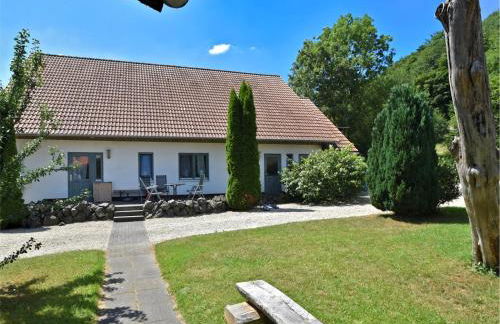 Holiday Farm Situated Next to the Kellerwald-edersee National Park With a Sunbathing Lawn - Foto 2