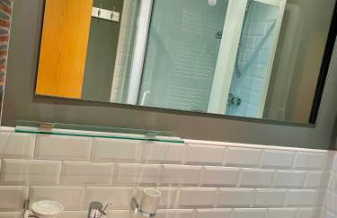 Coopers Lodge Luxury Lakefront Home Pool Spa - Foto 18