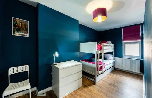 Spacious 4-Bed Apartment · Sleeps 6 · City Centre - Foto 13