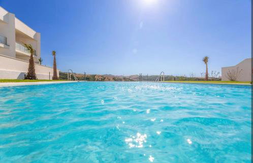 Apartamento con terraza, piscina y parking - Foto 29