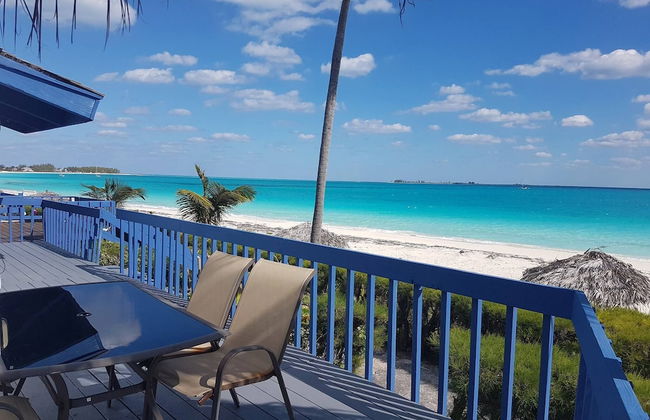 Spacious Villa On The Beach - Photo 33