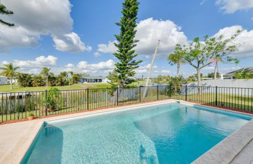 Family Friendly! Games! Waterfront North Port Home - Foto 1