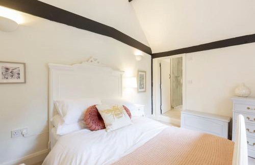 Dorney Windsor Legoland 5 Star Stay for upto 14 guests - Photo 61