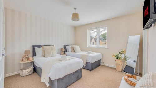 Beautiful Detached House with Driveway Parking, Study Room, Spacious Garden, Smart TVs and Fast Wifi by Yoko Property - Foto 2