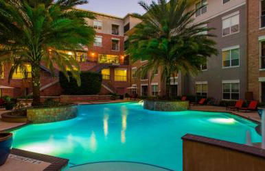 Gorgeous Furnished Apartments near Texas Medical Center & NRG Stadium - Photo 13