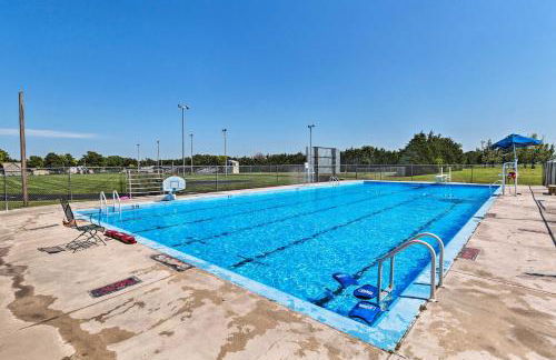 Elwood Townhome with Patio - 7 Mi to Johnson Lake - Foto 28