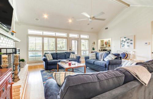 Pool, Fire Pit and Tennis Court Gem in Bay St Louis - Foto 4