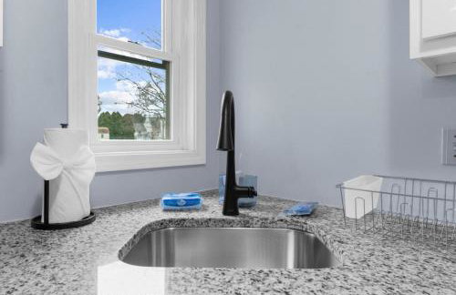 Willow Haven 2BR Cozy Retreat, Close to Hartford - Foto 7