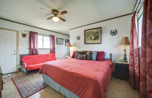 Rustic and Western House on Lake - Swim and Fish! - Foto 27