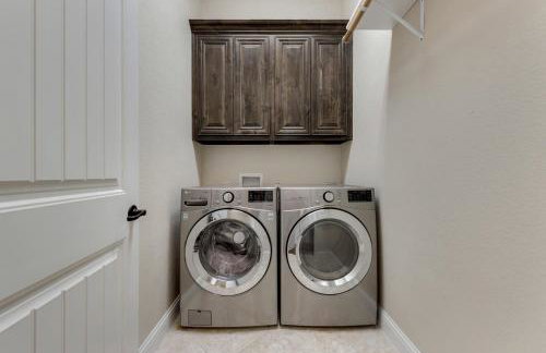 Iron & Ivy 5BR5BA Sleeps 12 - Foto 54