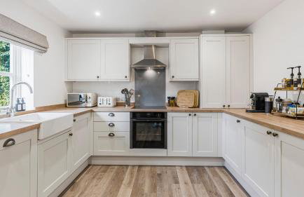 Brand New Luxury Cottage - Garden - Private Parking - Netflix - Coffee Station - Work Desk - Foto 4