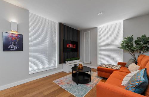 MK CITY CENTRE, THE DIAMOND SUITE, FREE Parking Space, PREMIUM SPACIOUS Apartment with FOOSBALL TABLE - Foto 30