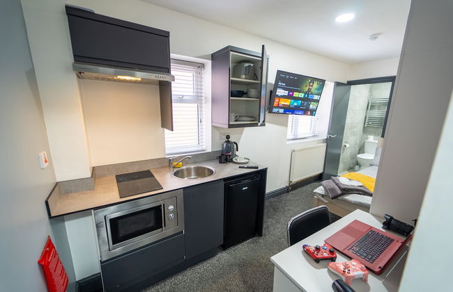 Lovely Studio in Selly Oak 10 Mins From City! - Photo 1