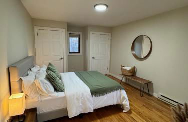 Poconos Chalet -Kayaks- HotTub-Karaoke-Lake - Foto 41