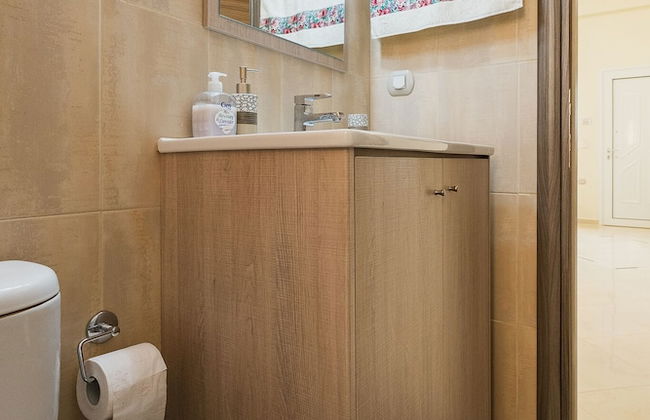 Spacious & New fully equipped Home with Parking - Foto 36