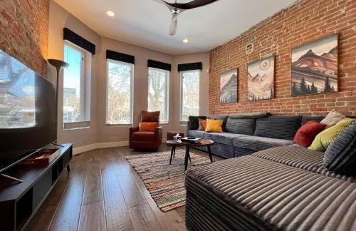 UPTOWN CASTLE - CITY VIEWS - THEATER & CONVENTION DISTRICT! - Foto 5