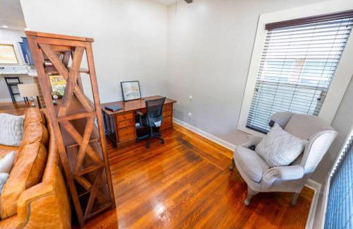 Downtown 3 bed newly renovated with amenities. - Photo 4